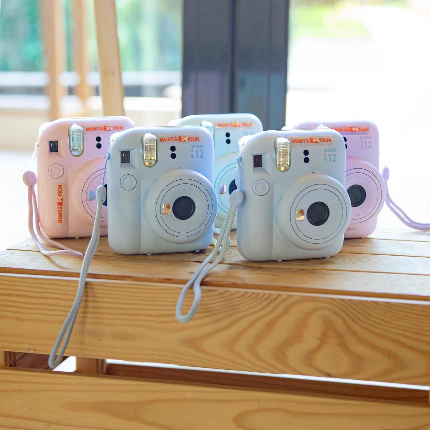 camere foto instant de inchiriat - instax mini