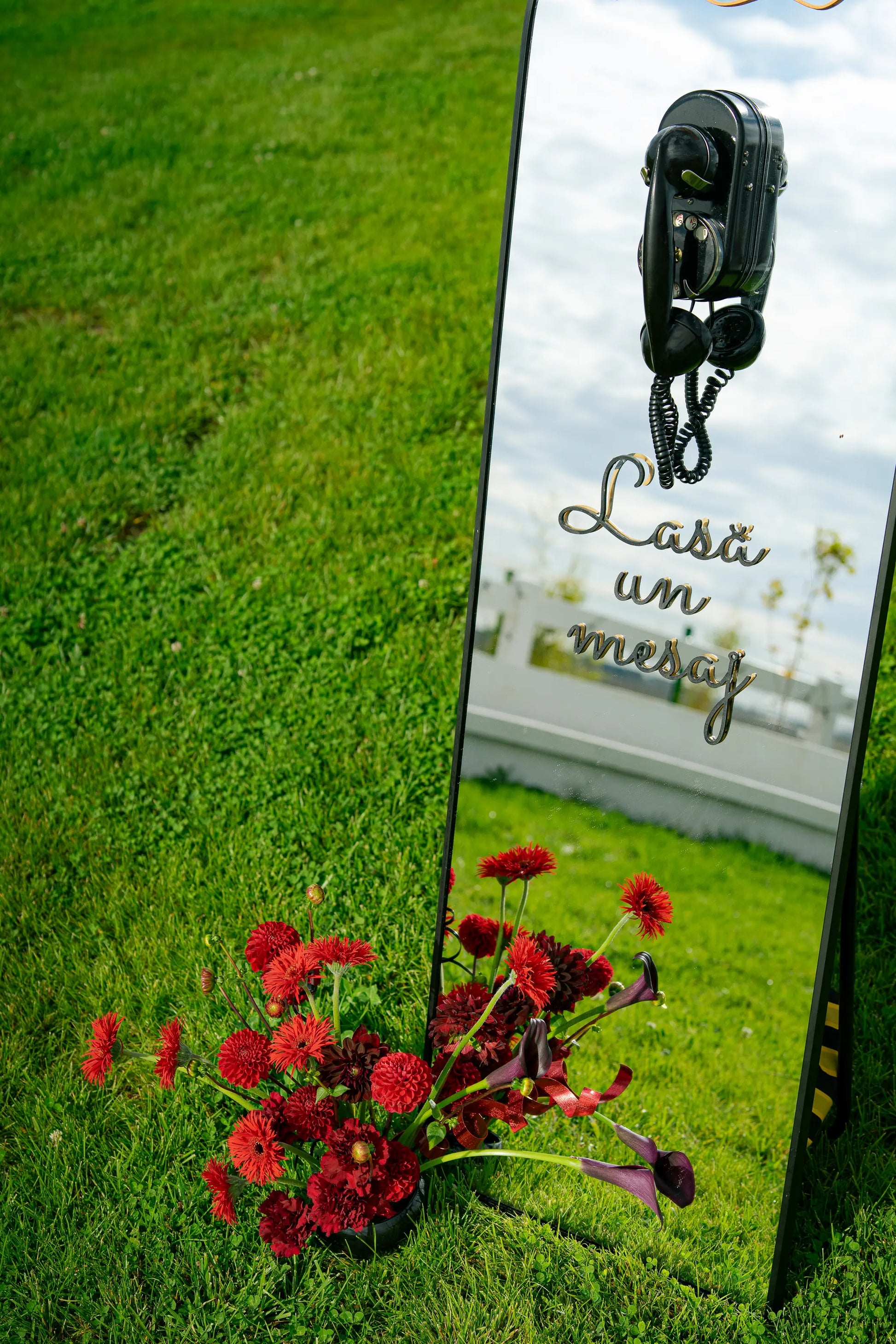 Telefon montat pe oglinda mesageria - audio guestbook pentru nunta sau botez, telefon vintage cu mesaje